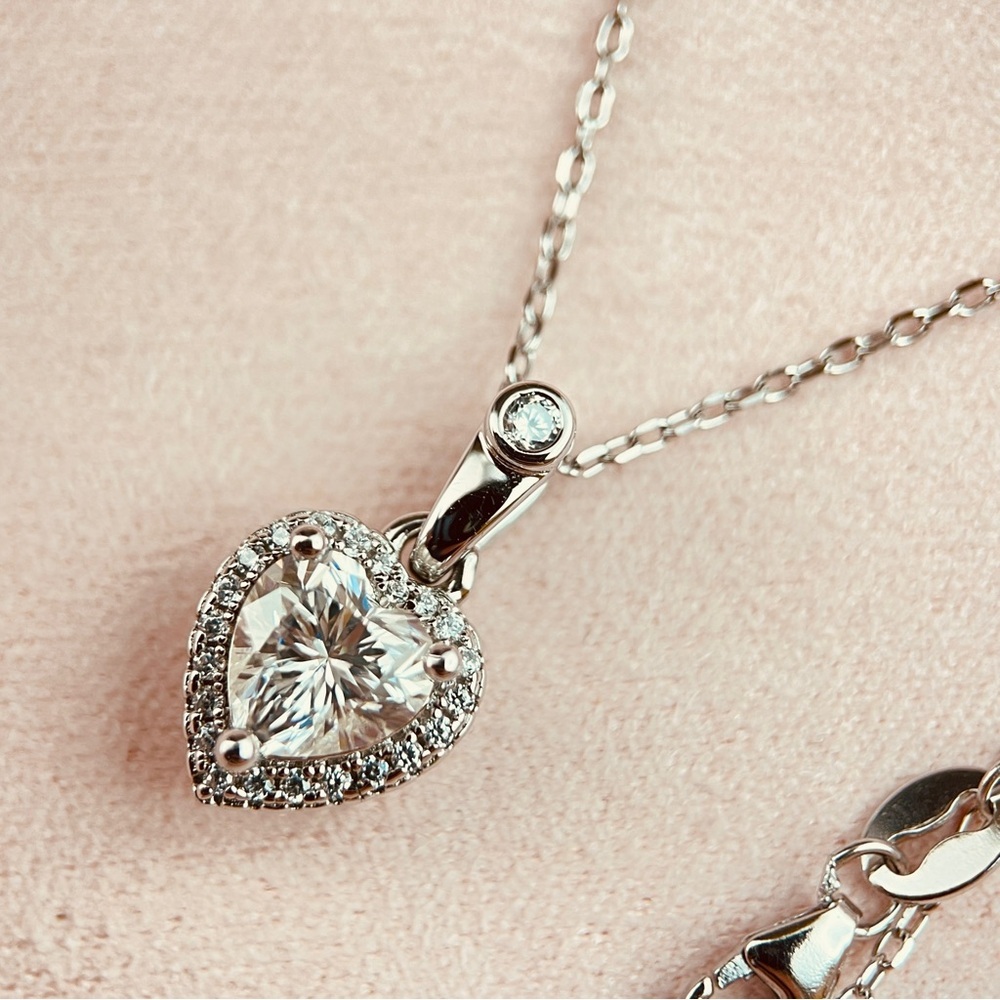 1.16ctw S925 Moissanite Pendant Necklace Heart with Halo 18K Plate - Picture 1 of 6